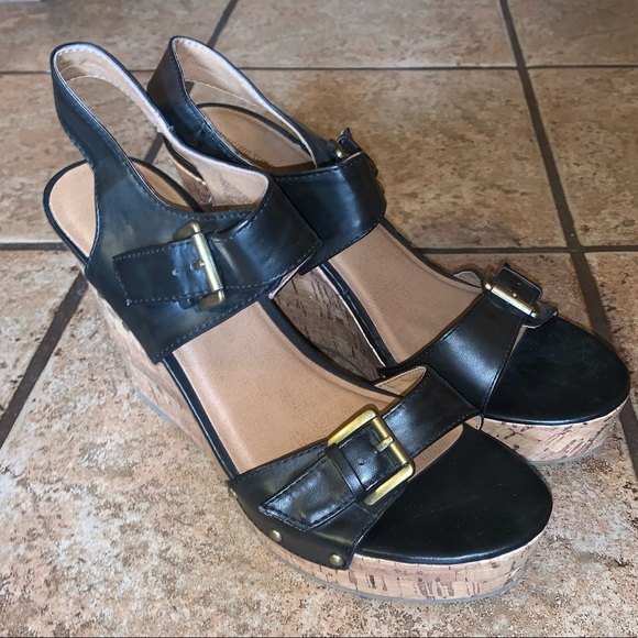 MOSSIMO SUPPLY CO Black Strappy Wedge Sandal - Picture 1 of 8